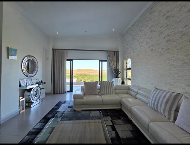 4 BEDROOM HOUSE FOR SALE IN PALM LAKES ESTATE